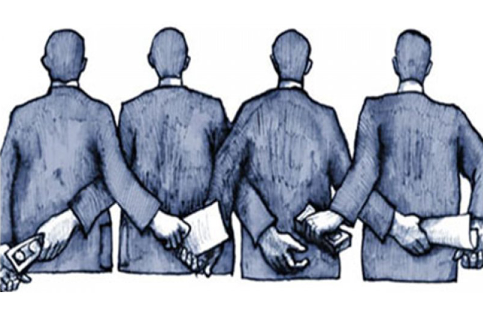 Gravísimo: denuncian que falsificaban identidades para cobrar contratos