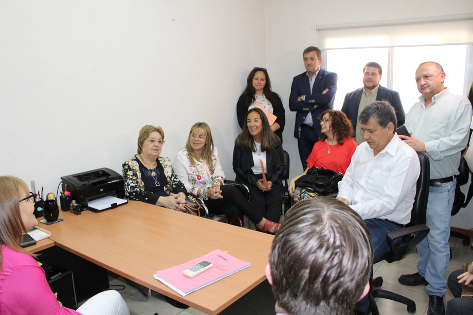 Sigue la negociación entre Gobierno y gremios docentes en la Justicia