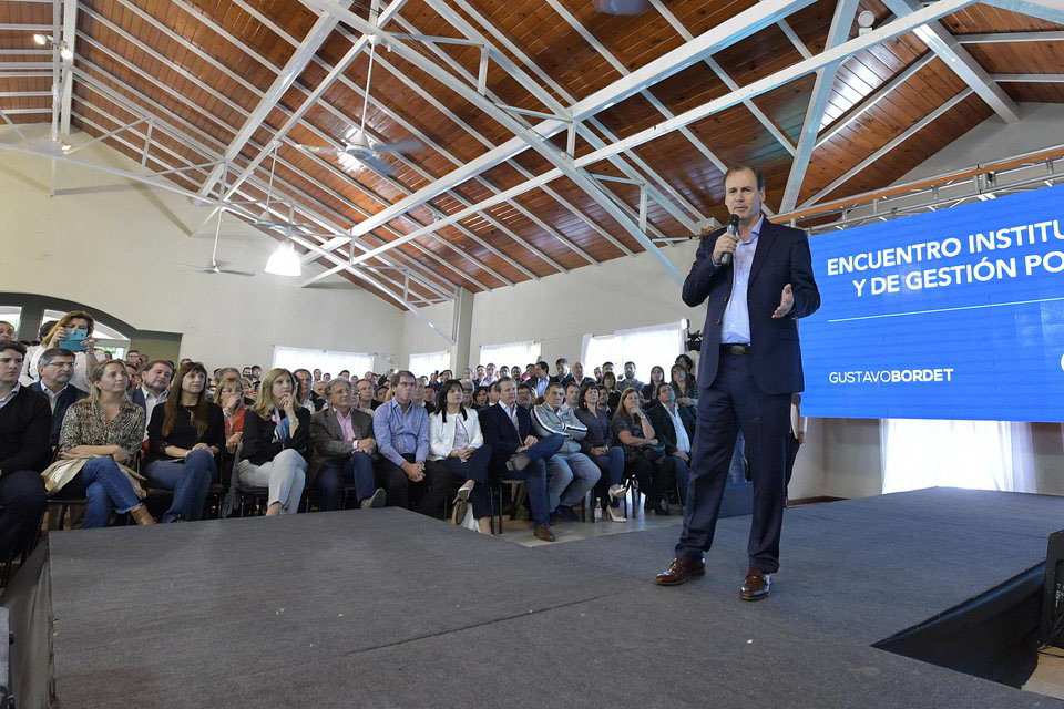 Hasta cuándo puede estirar Bordet la decisión de desdoblar