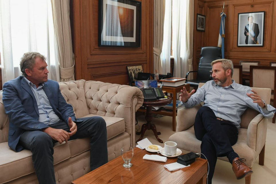 Foto con Frigerio y un análisis inquietante para el PJ