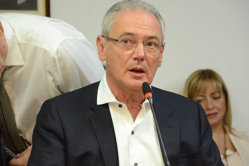 Afirman que Benedetti quiere aplicar el ajuste de Macri