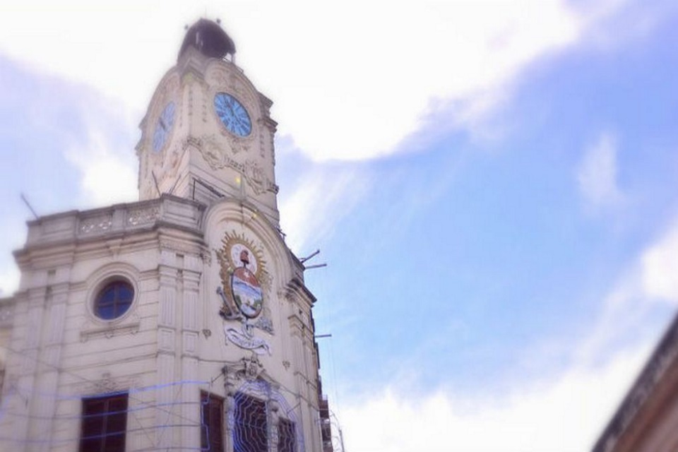 Denuncian “festival” de contratos