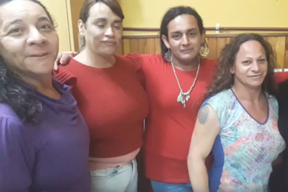 Video: Transexuales piden la reelección de Varisco