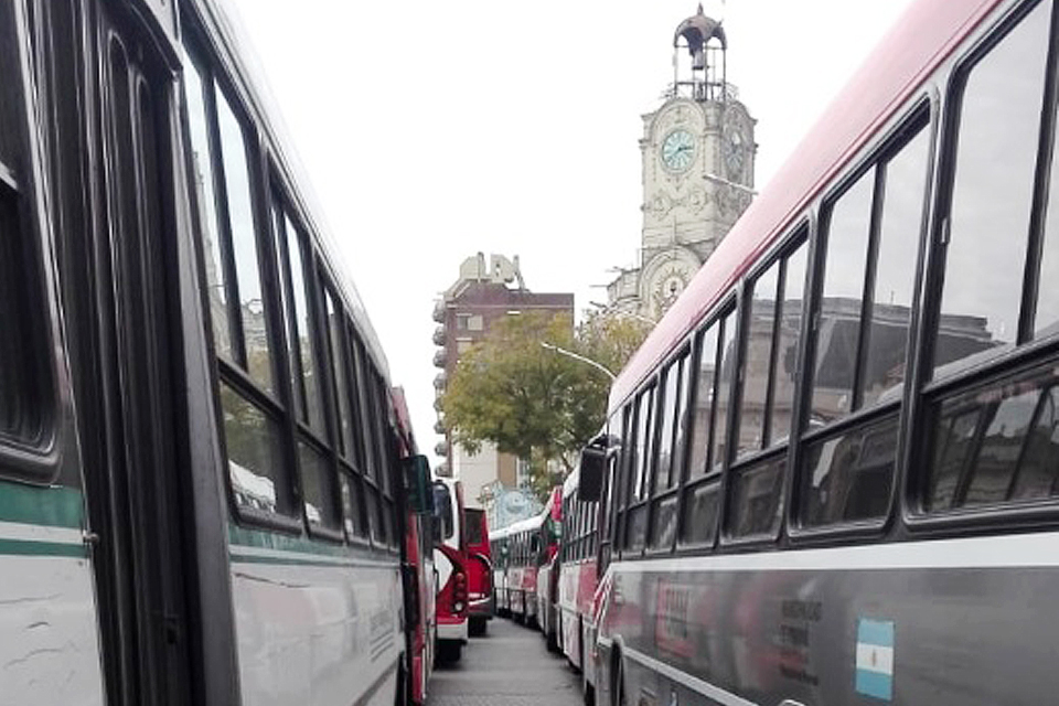 Por qué Paraná está otra vez sin colectivos