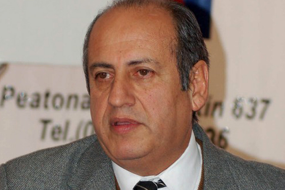 El diputado Casaretto sigue con la política chiquita y oficia de lenguaraz de la Casa Gris