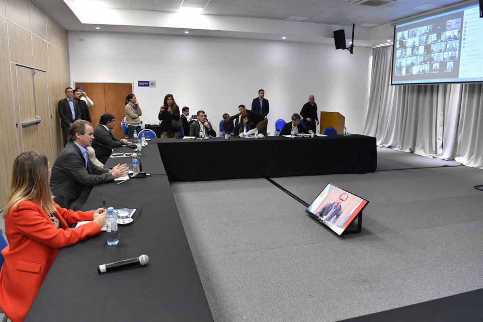 Bordet buscó respaldo en sus intendentes