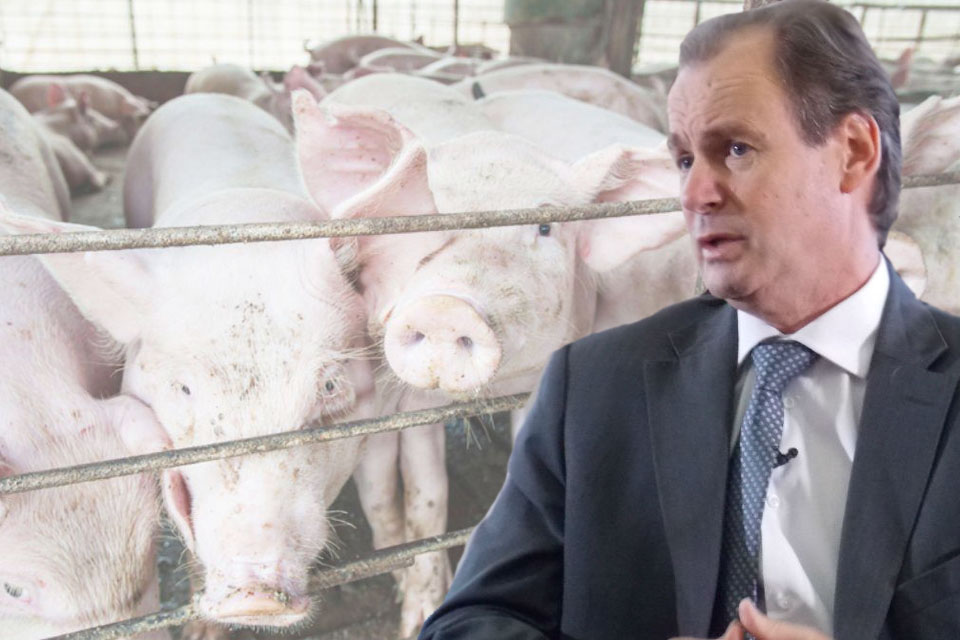 Mientras Cambiemos se contradice Bordet avanza con empresarios