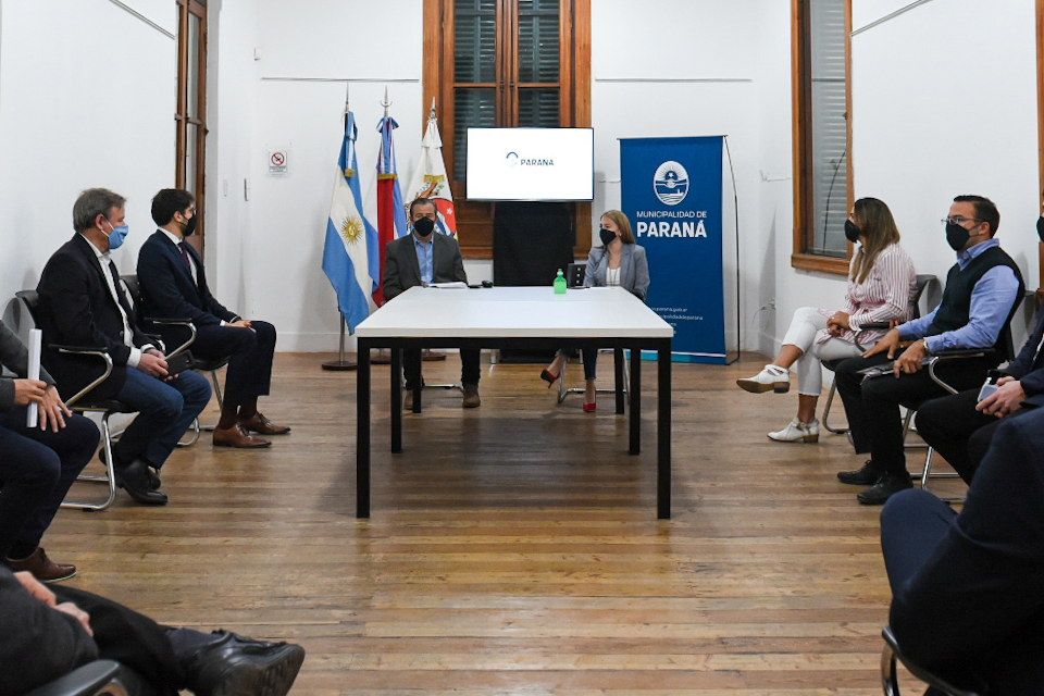 Bahl hizo el primer cambio de Gabinete