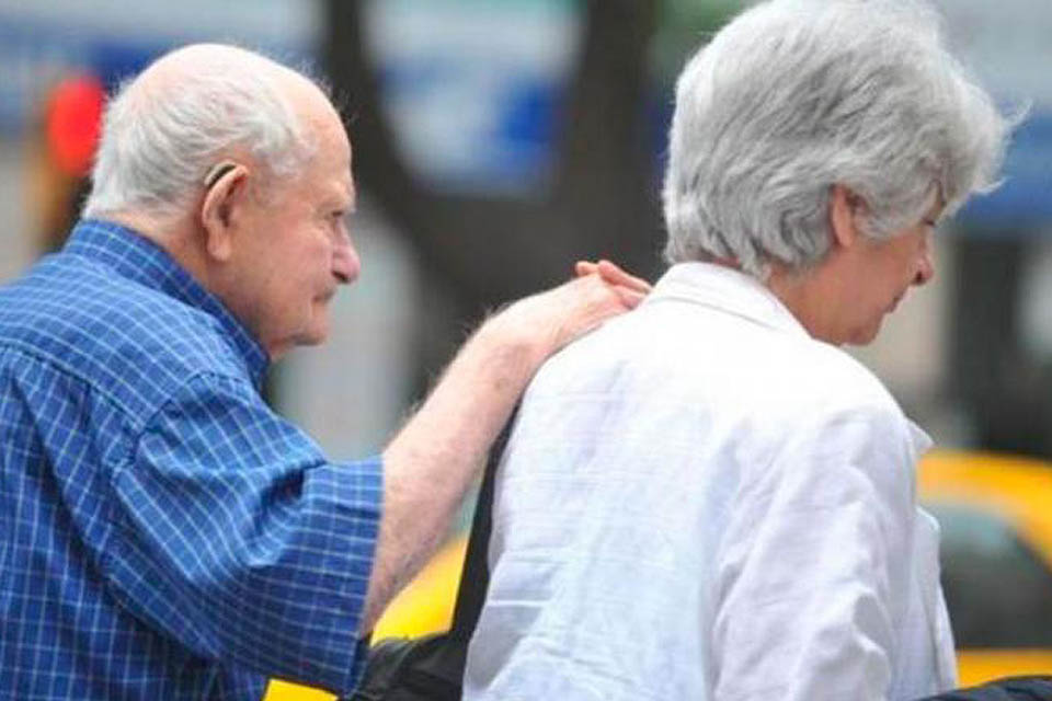 Ordenan frenar descuentos a dos jubilados