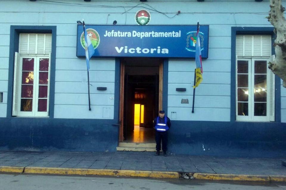 Cuatro policías que habrían matado a un joven acordaron con un fiscal y no irán presos
