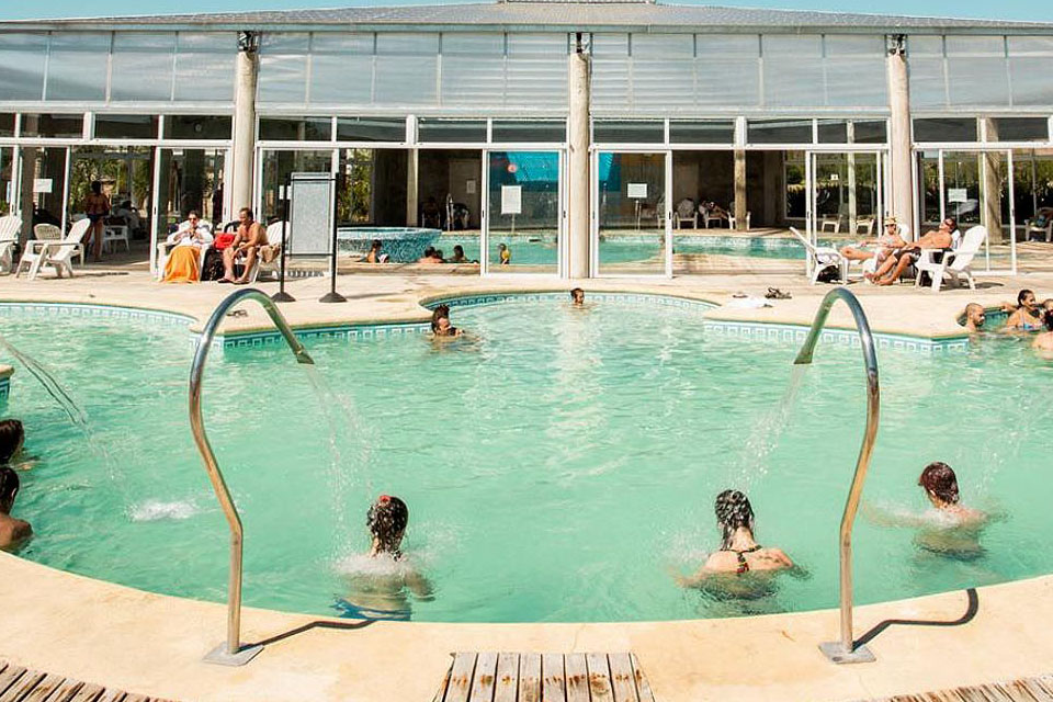 Bordet quiere turistas en diciembre y abrir con Uruguay