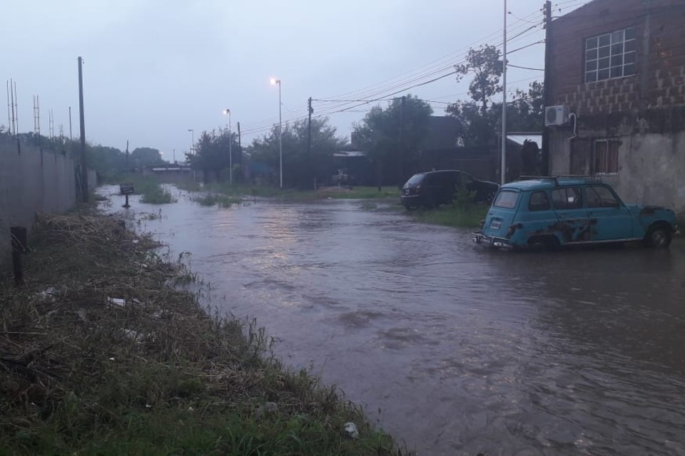 Calles anegadas en Paraná y un nuevo alerta por tormentas