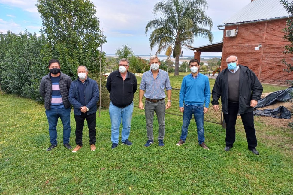 Frigerio suma apoyo de intendentes radicales