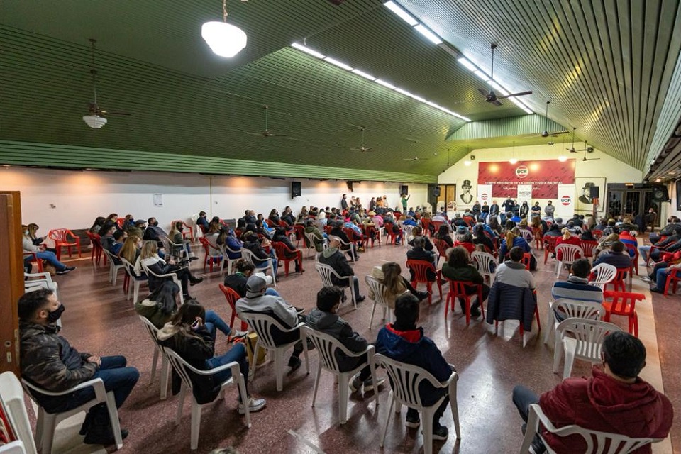 Sigue la polémica por la reunión de Gainza en la UCR