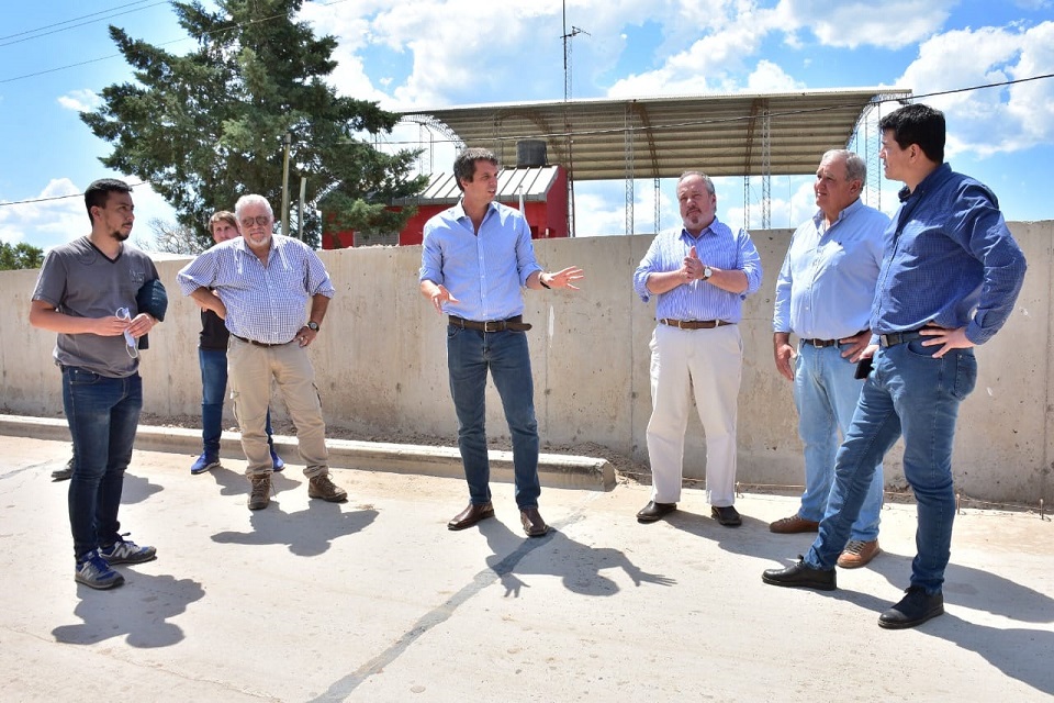 Cresto recorrió obras en marcha en tierra de Frigerio