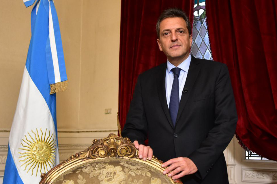 Ya lanzan a Massa presidente