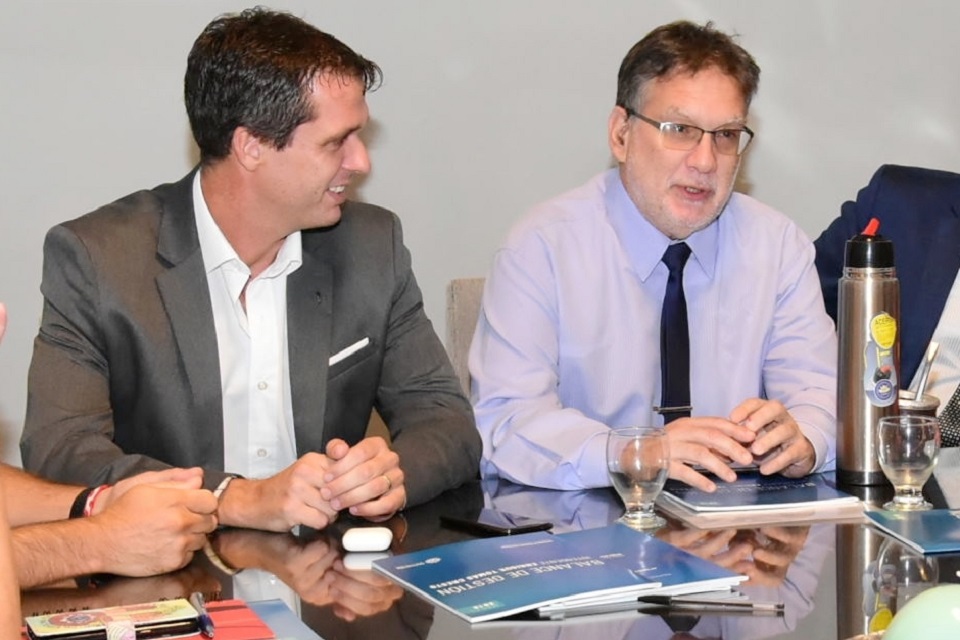 Francolini prefiere a Cresto gobernador