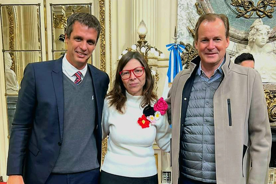 Cresto también acompañó la asunción en Economía