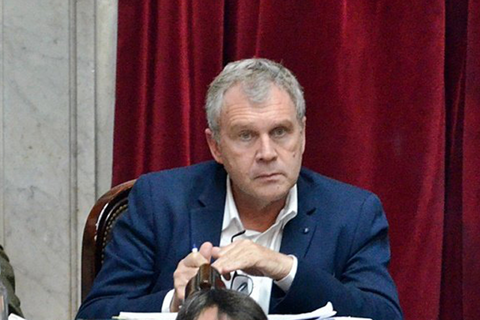 Quiere las PASO y que Bordet resuelva