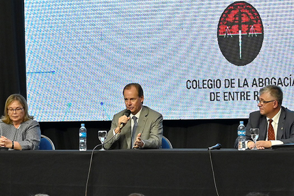 Bordet destacó la división de poderes en Entre Ríos
