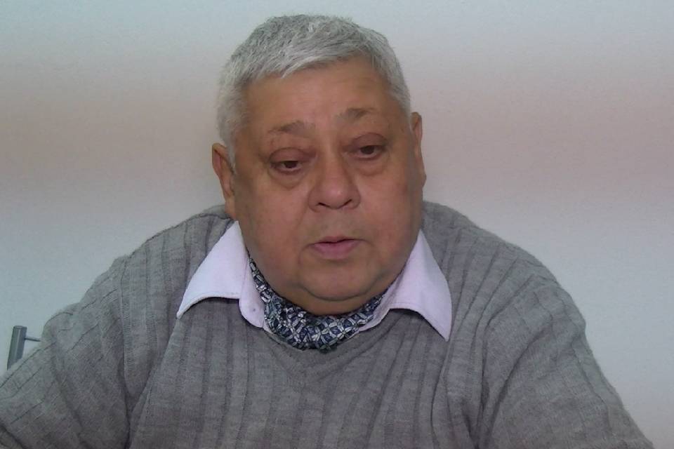 Esquiva la polémica