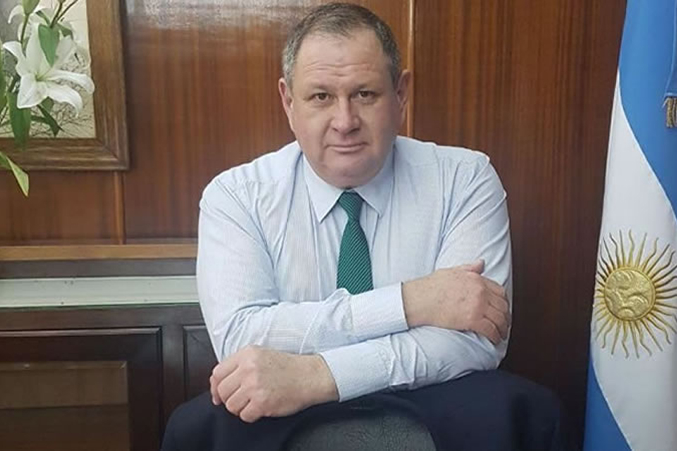 Rogel lanza su candidatura a gobernador