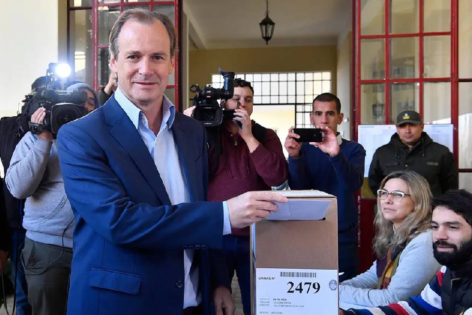 Bordet se refirió al posible cambio en el cronograma electoral
