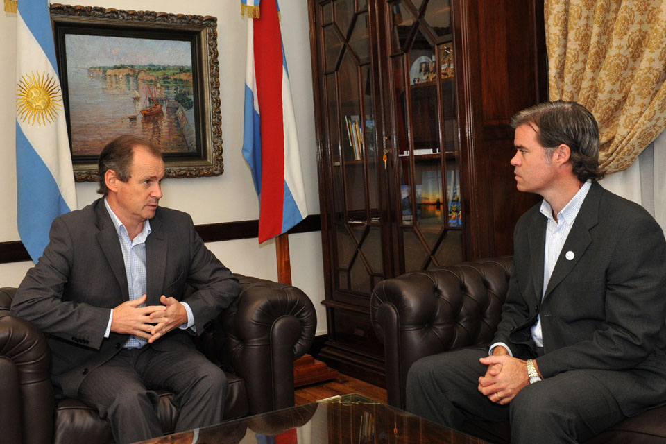 Bordet, pese a la interna, con obras para el municipio de Piaggio