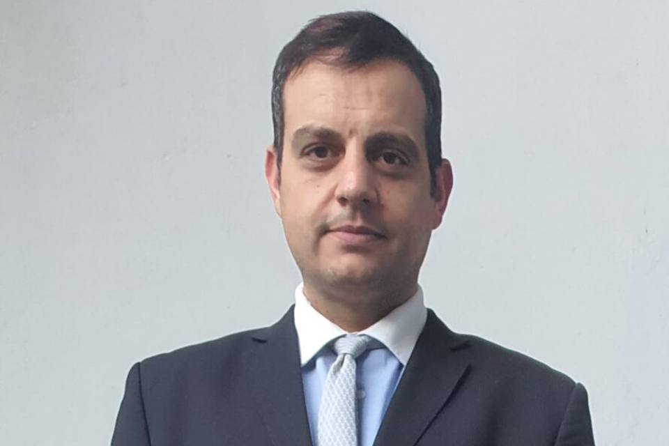 El abogado de Rossi será precandidato a senador en Victoria