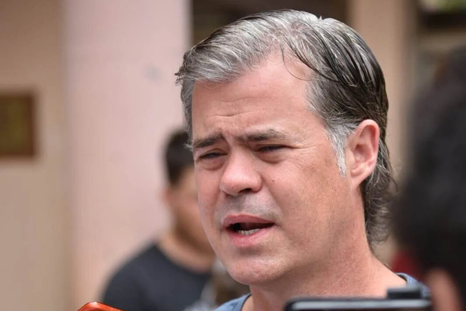 Piaggio nuevamente habla de bajarse