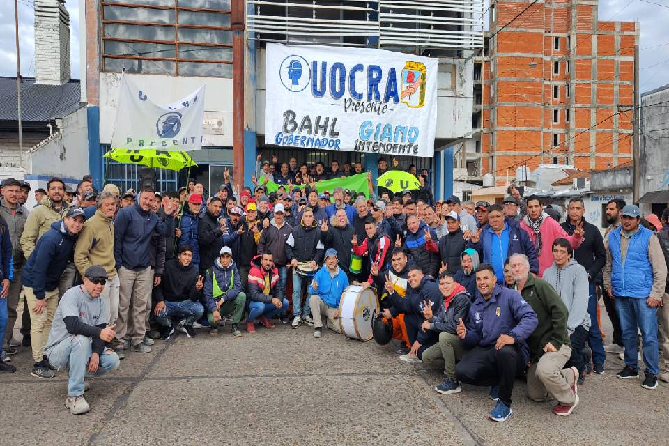 Giano recibió también el respaldo de la UOCRA