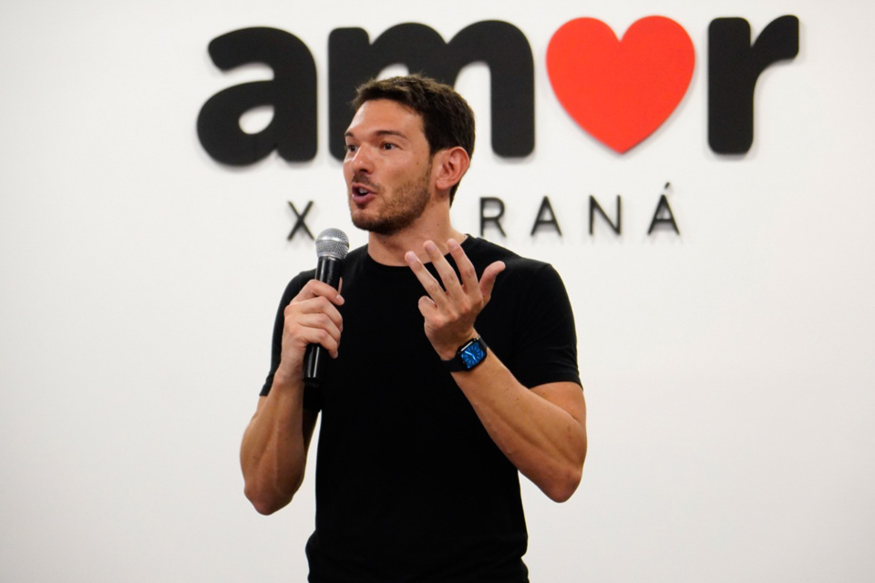 Gainza recorre los barrios con propuestas de capacitación