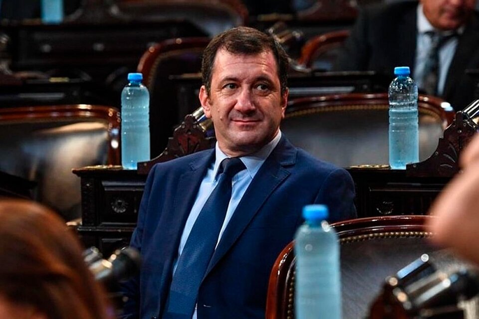 Kueider se le planta otra vez al kirchnerismo por la ley para bajar la luz