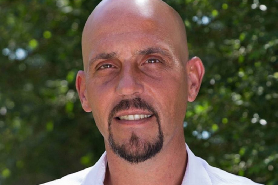 Weiss les ganó a todos en Colonia Avellaneda