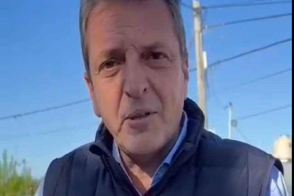 Massa trató de “turista” a Frigerio