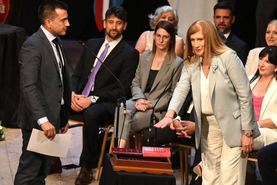 Romero juró como intendenta de Paraná