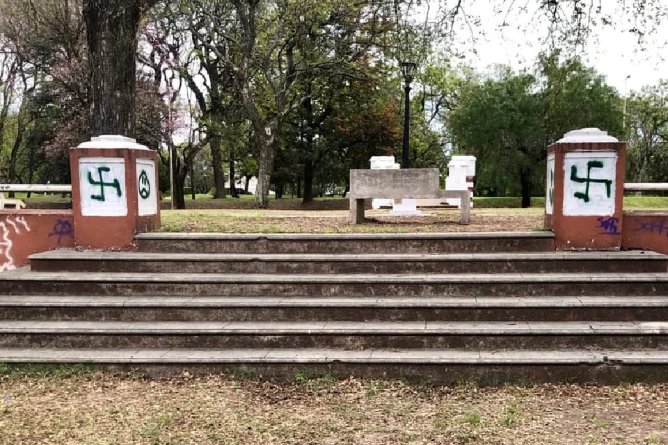 (Mención a Paraná)