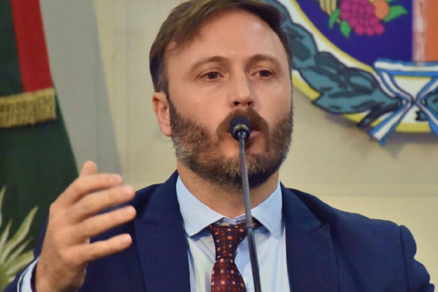 Azcué en modo Milei