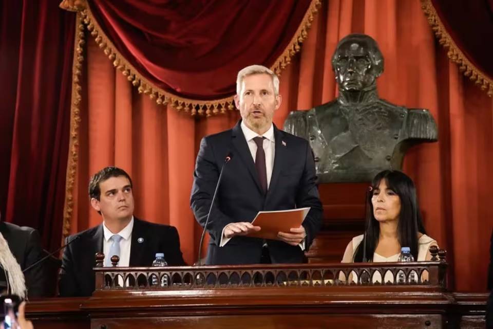 Rogelio Frigerio busca evitar la reestructuración de la deuda de Entre Ríos y mira con atención las medidas de Javier Milei