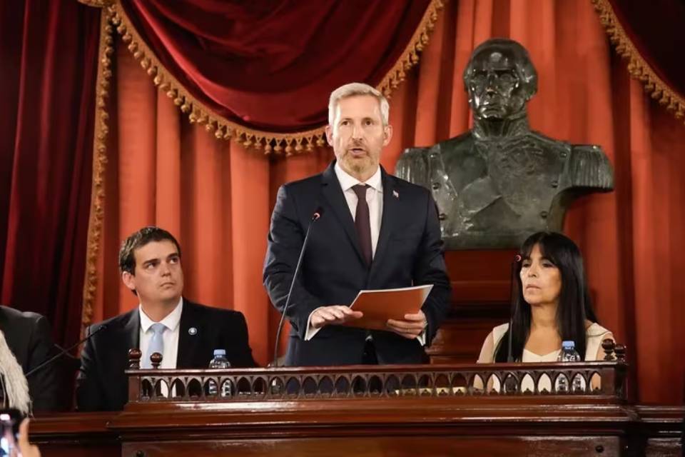 Frigerio asumió en Entre Ríos y dijo que se encontró con una provincia sin recursos y endeudada