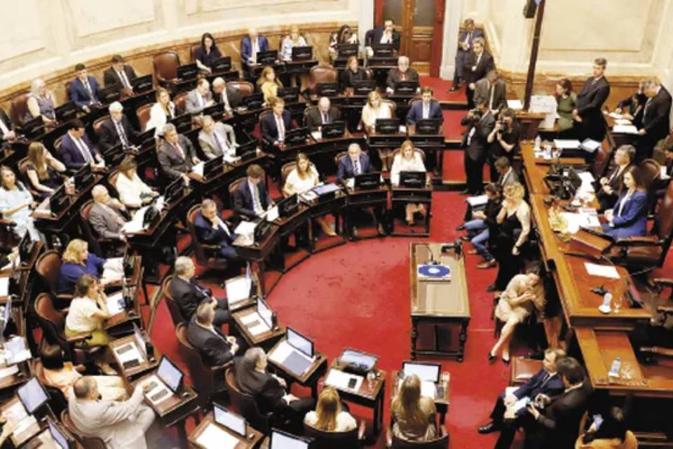 (Mención a legisladores entrerrianos) Senado: sin el apoyo del peronismo, eligieron tres oficialistas al frente de las comisiones