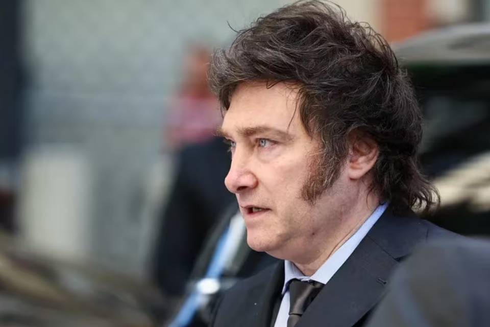 (Mención a Frigerio) “Bloque extorsión”: el mensaje que compartió Milei luego de la cumbre entre gobernadores y Francos por la Ley Ómnibus