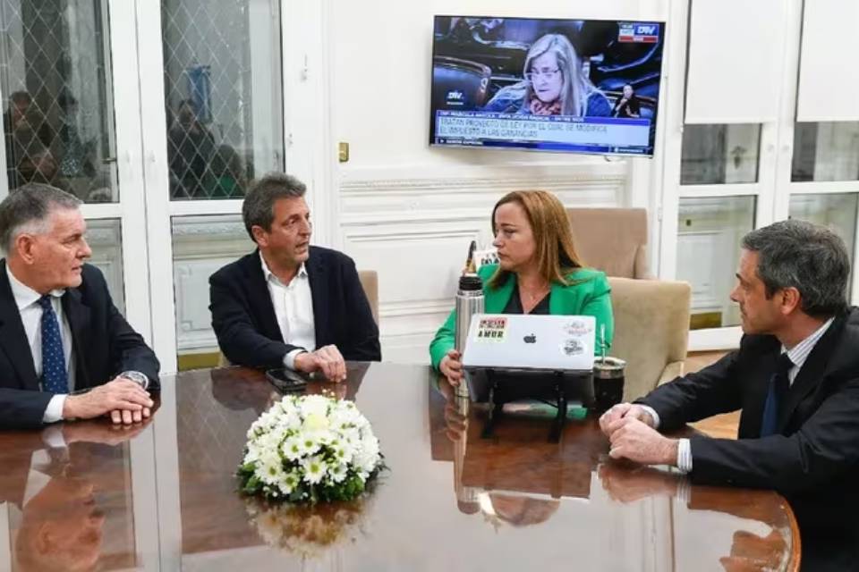 (Mención a Michel) Régimen Simple: legisladores de UxP propondrán un proyecto de alivio fiscal para monotributistas diseñado por el massismo