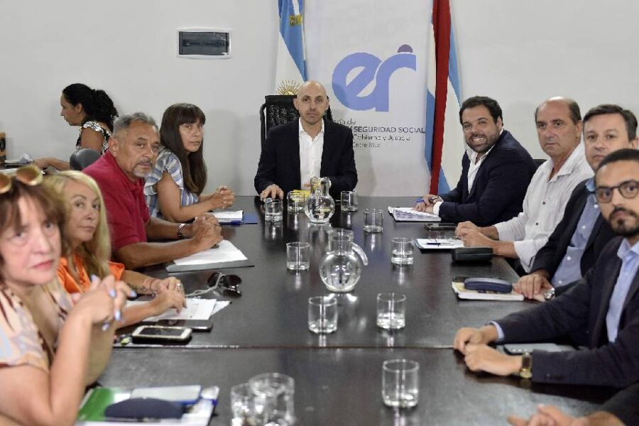 Estatales en alerta y docentes a asamblea tras la oferta de Provincia