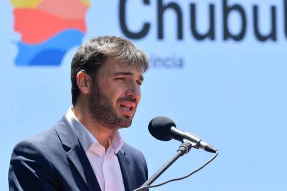 (Mención a Frigerio) Chubut amenazó al Gobierno con no entregar petróleo y gas si no recibe los fondos de la coparticipación
