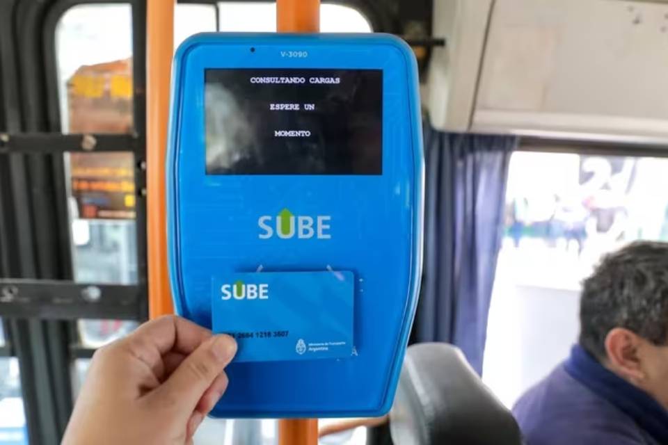 (Mención a Entre Ríos) El boleto de colectivos puede superar los $1.000 en el interior de la provincia de Buenos Aires sin subsidios