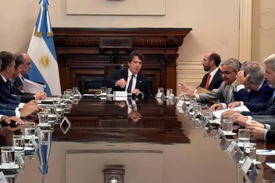 (Mención a Entre Ríos) El Gobierno aclaró que no recorta fondos pero hay desconfianza en las provincias