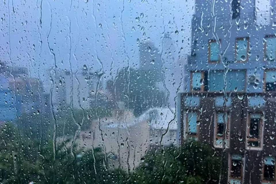 (Mención a Entre Ríos) Diluvia otra vez en el AMBA y hay alerta naranja por fuertes tormentas en otras 4 provincias