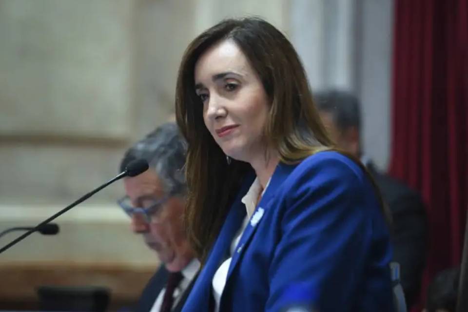 (Mención al entrerriano Kueider) Javier Milei le exige orden a su vice, pero Victoria Villarruel mira para otro lado