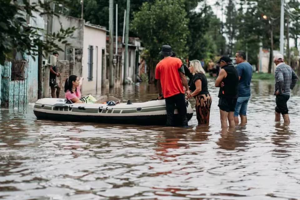 Tras el temporal, hay inundaciones y evacuados en Entre Ríos mientras la alerta continúa en 12 provincias